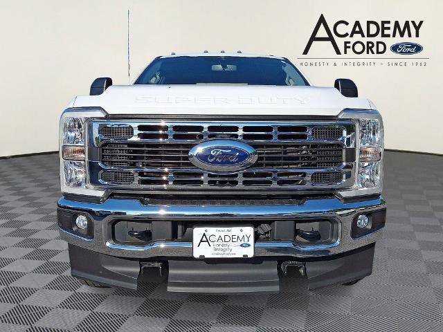 Certified 2023 Ford F350 XLT w/ Snow Plow/Camper Package AWD/4WD image 2