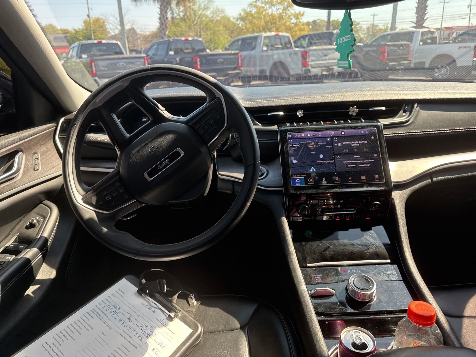 Used 2023 Jeep Grand Cherokee Limited image 11