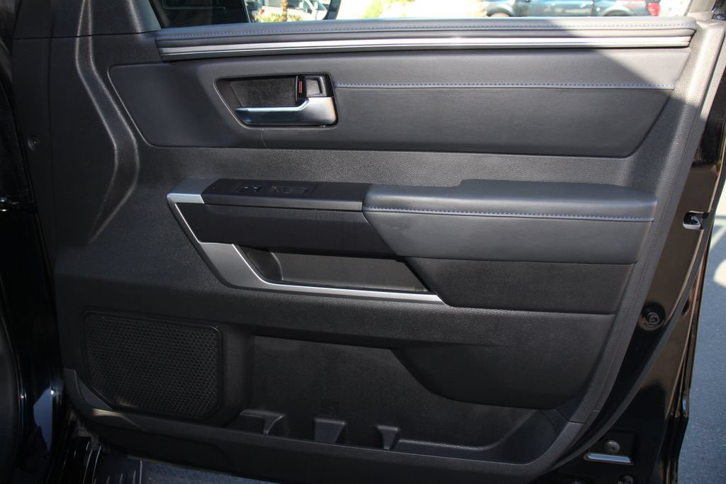 Used 2024 Toyota Sequoia Platinum AWD/4WD image 28