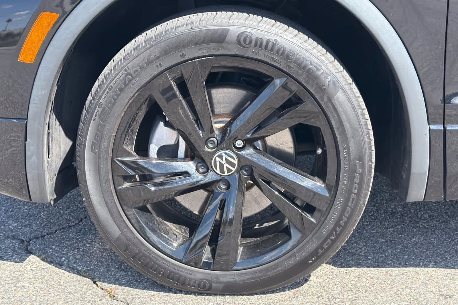 Used 2023 Volkswagen Tiguan SE R-Line AWD/4WD image 26