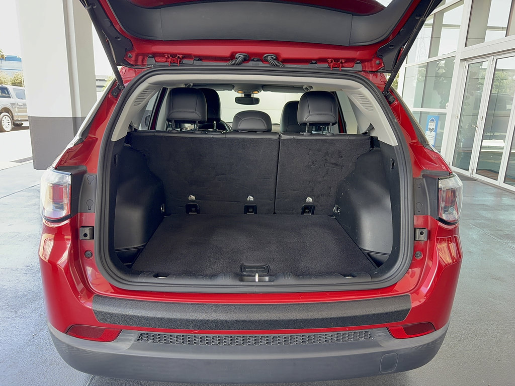 Used 2018 Jeep Compass Latitude FWD image 7