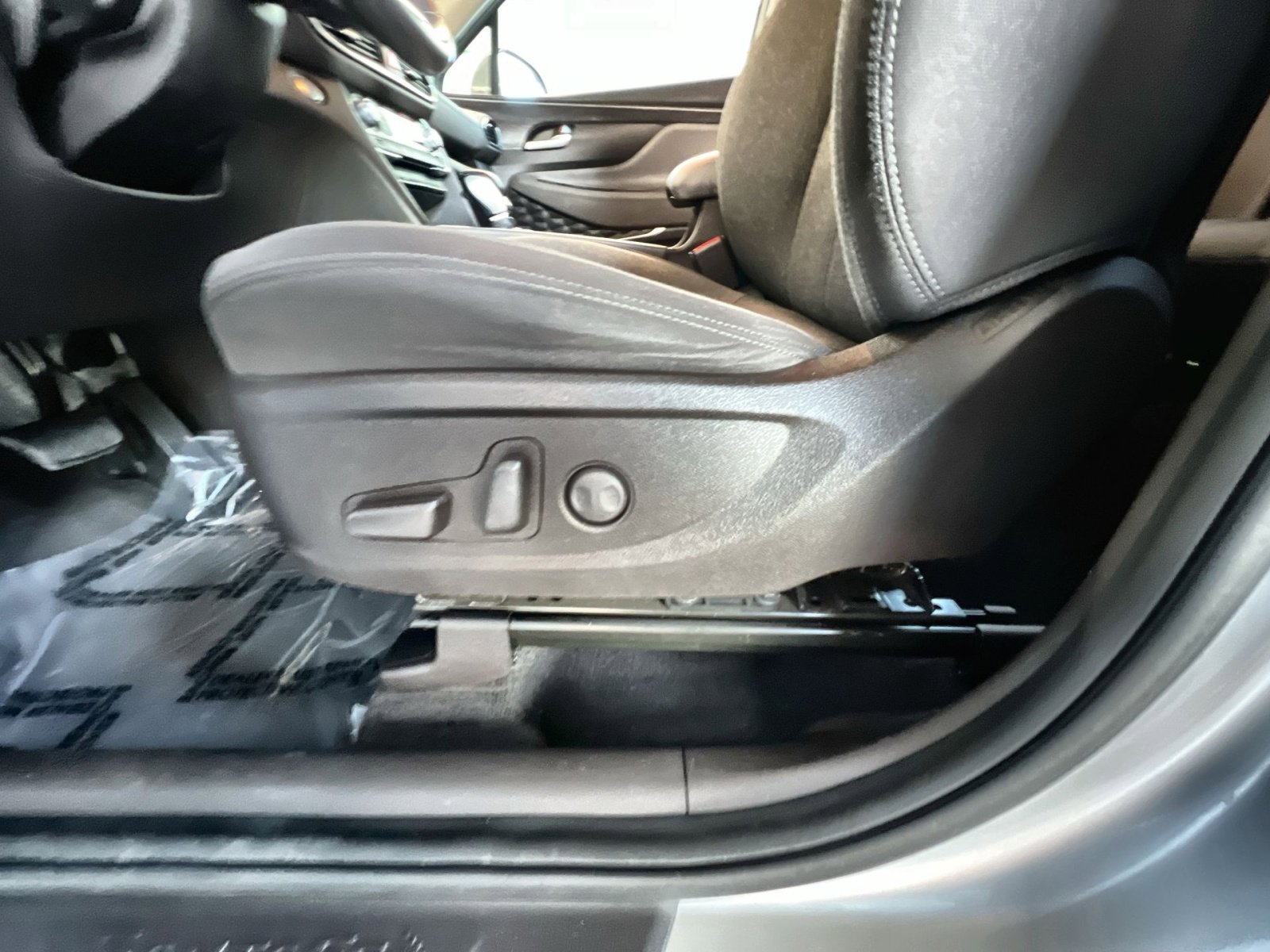 Used 2020 Hyundai Santa Fe SEL w/ Convenience Package image 14