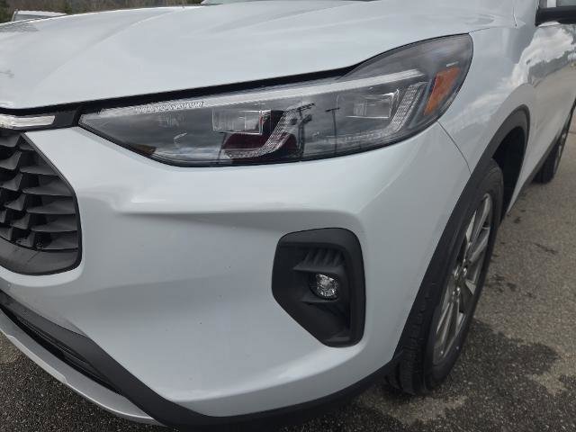 Certified 2025 Ford Escape Platinum AWD/4WD image 7