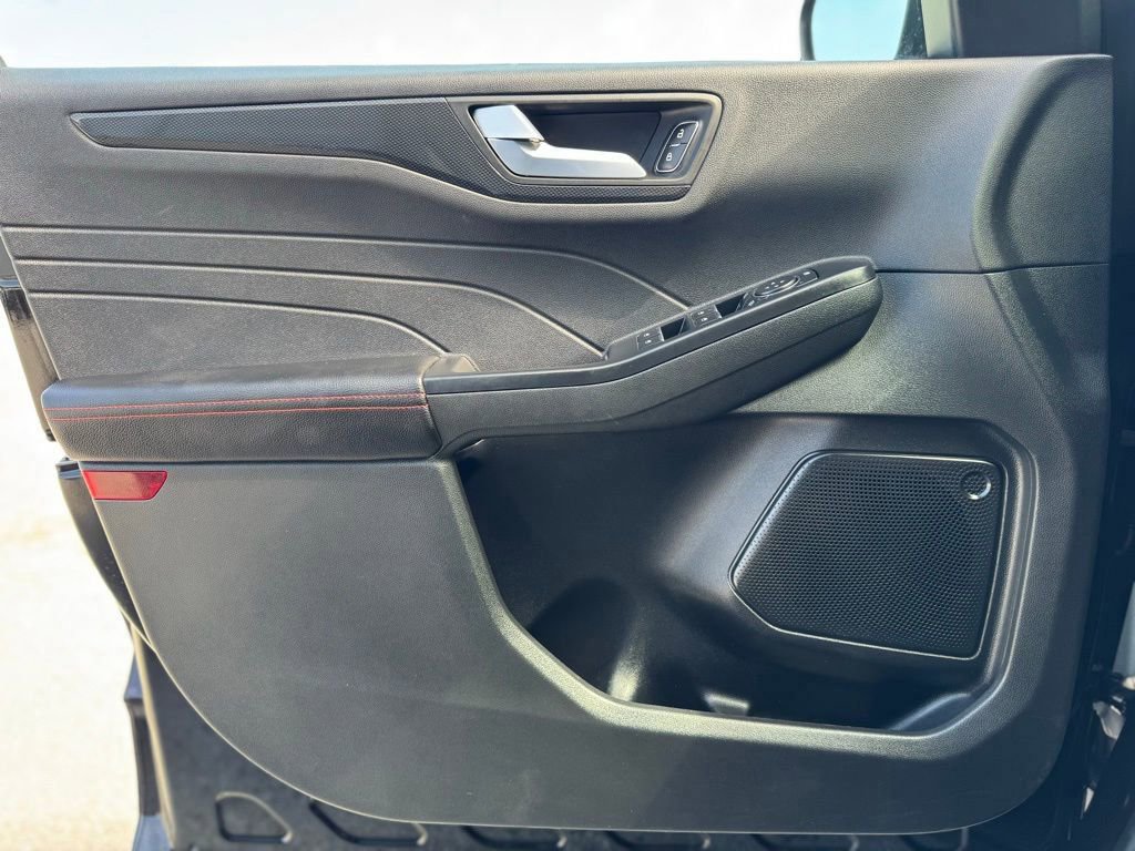 Certified 2025 Ford Escape ST-Line image 28