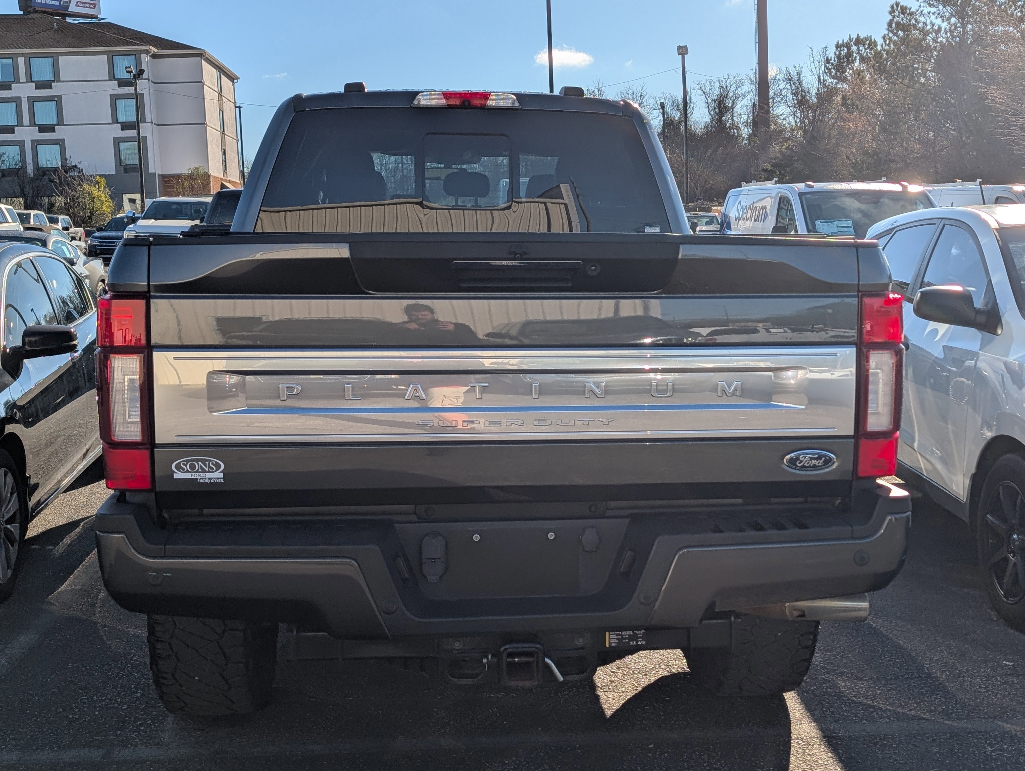 Certified 2020 Ford F250 Platinum w/ Tremor Off-Road Package image 3