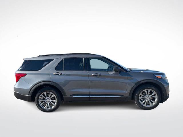 Certified 2023 Ford Explorer XLT w/ Equipment Group 202A AWD/4WD image 9