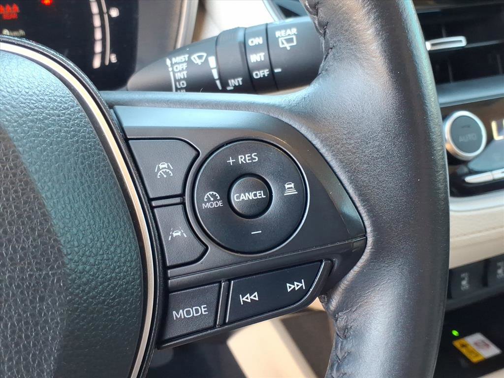 Used 2023 Toyota Corolla Cross XLE image 25