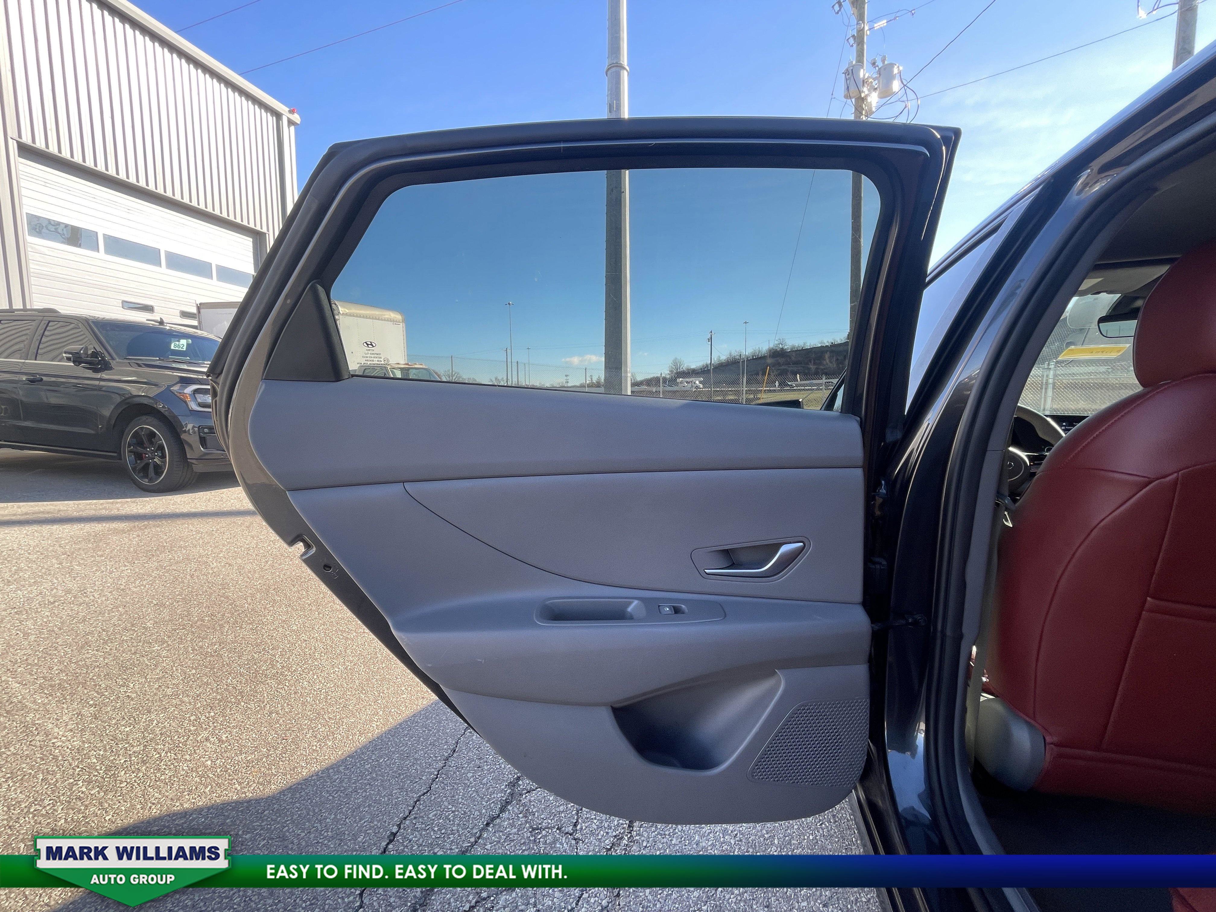 Used 2021 Hyundai Elantra SEL image 21