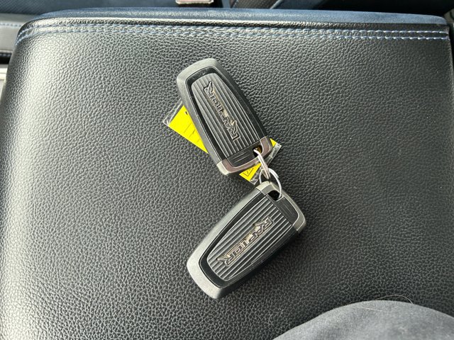 Certified 2019 Ford F150 Raptor w/ Equipment Group 802A Luxury image 31