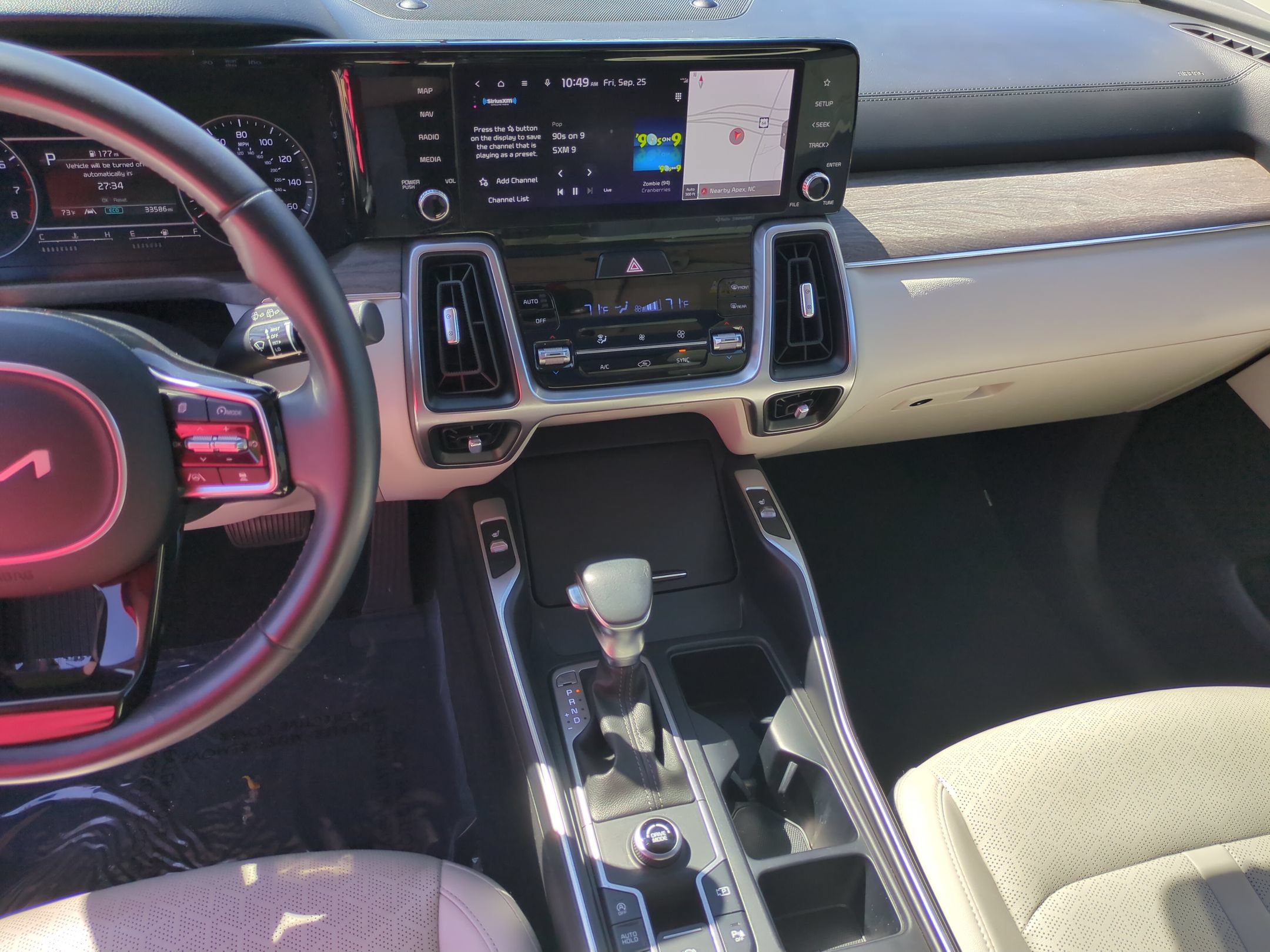 Used 2023 Kia Sorento EX w/ Panoramic Sunroof Package FWD image 23