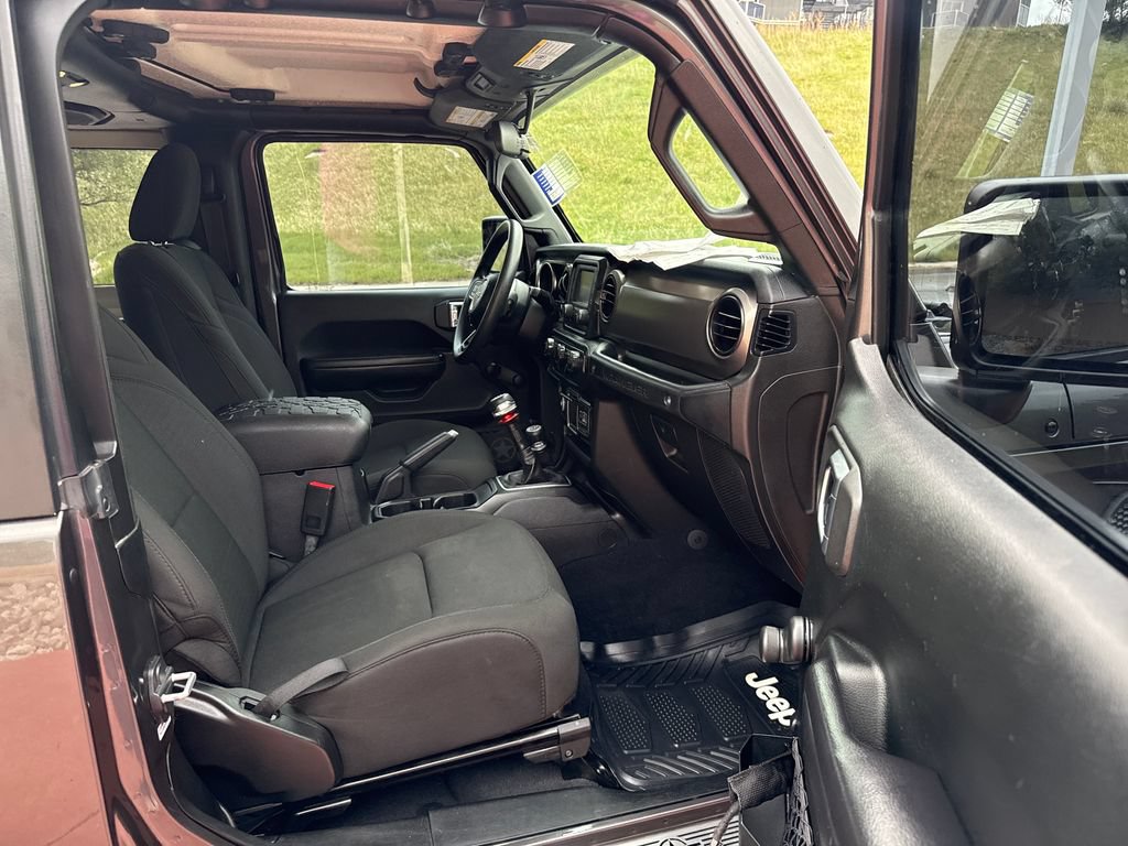 Used 2019 Jeep Wrangler Sport AWD/4WD image 23