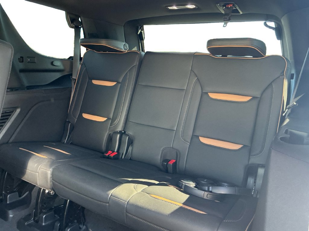 Used 2024 GMC Yukon AT4 w/ Technology Package AWD/4WD image 21