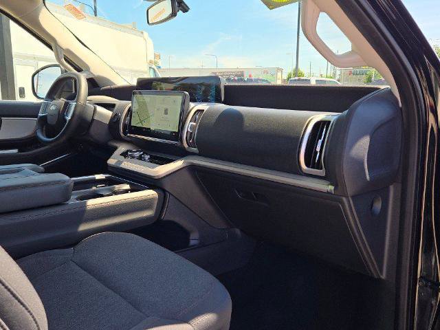 Certified 2025 Ford Expedition Active AWD/4WD image 7