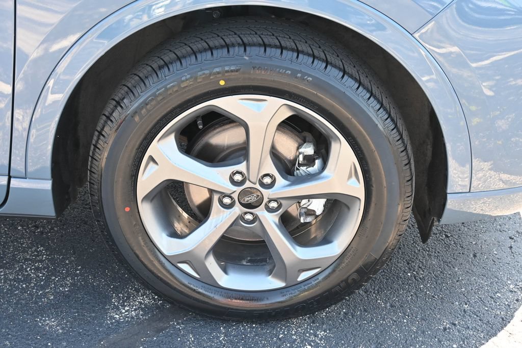 Certified 2023 Ford Escape ST-Line w/ Tech Pack #1 AWD/4WD image 17