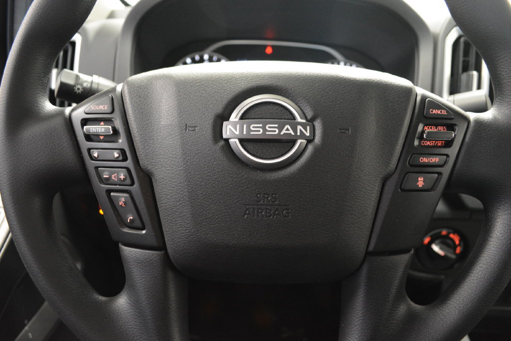 Used 2025 Nissan Frontier SV AWD/4WD image 17