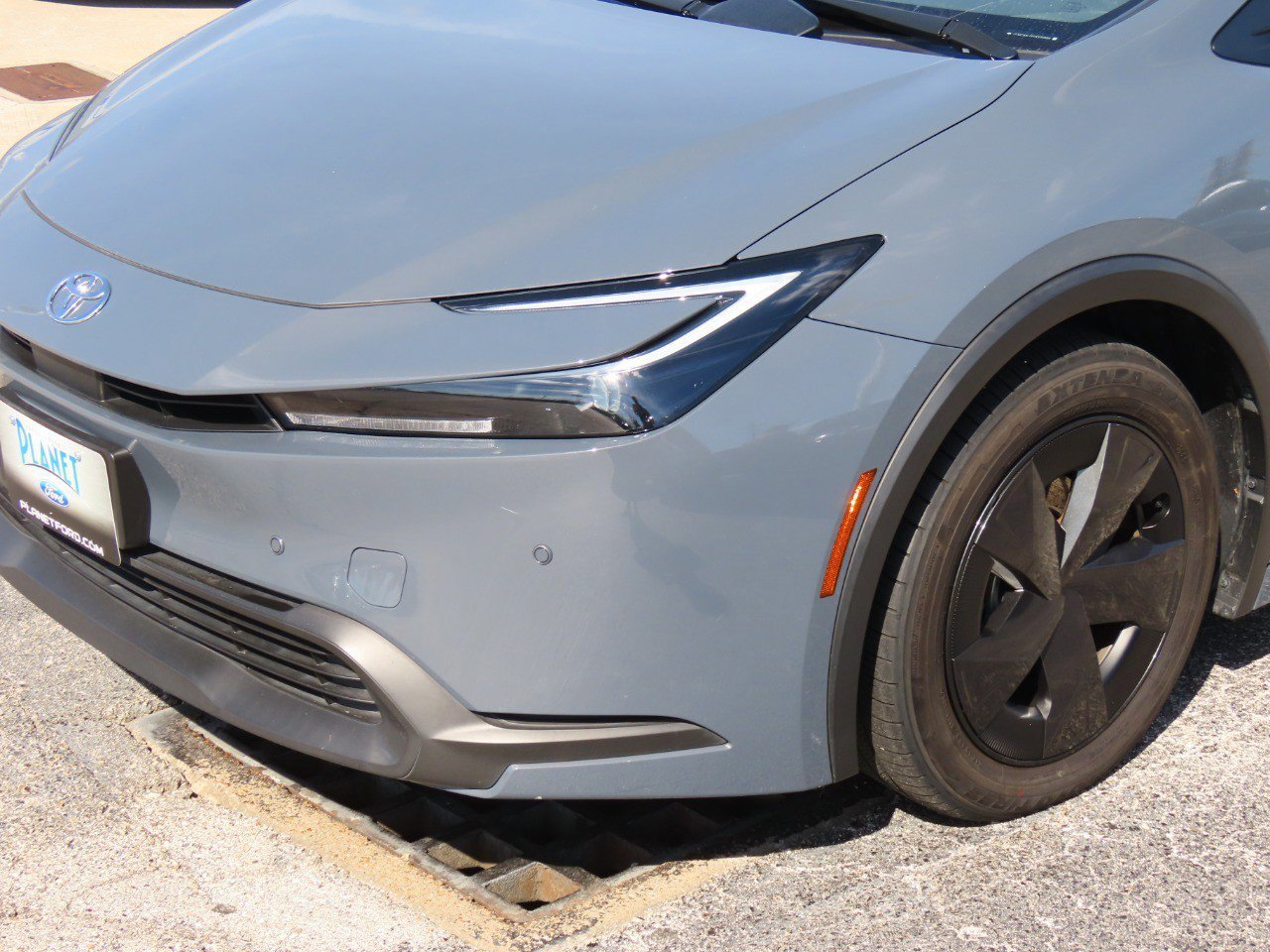 Used 2023 Toyota Prius LE image 9