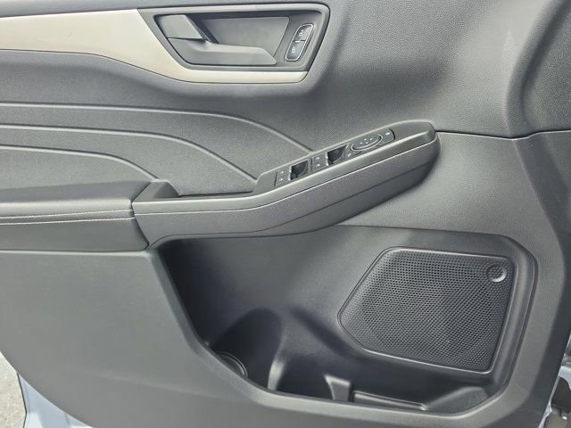 Certified 2022 Ford Escape S image 18