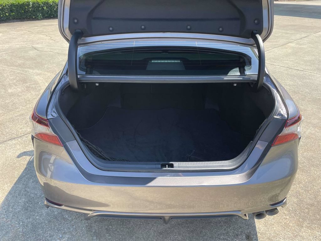 Used 2022 Toyota Camry SE FWD image 10