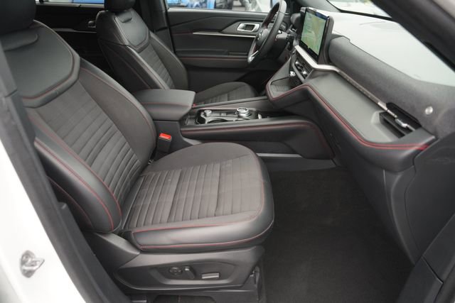 Certified 2025 Ford Explorer ST-Line w/ Premium Package RWD image 20
