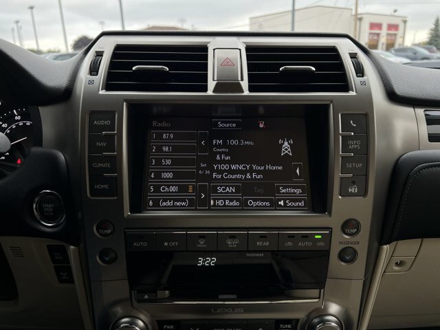 Used 2020 Lexus GX 460 Luxury w/ Luxury Sport Package AWD/4WD image 17