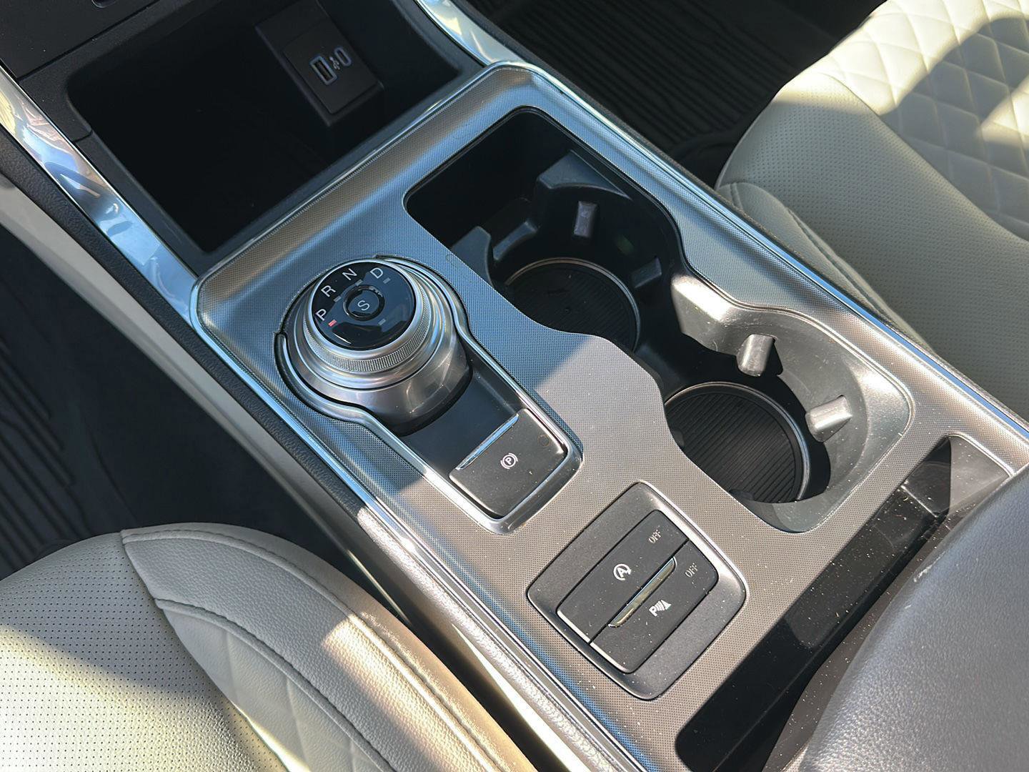 Certified 2024 Ford Edge Titanium w/ Equipment Group 301A image 19