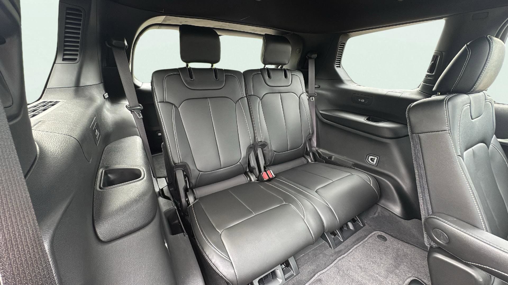 Used 2025 Jeep Grand Cherokee L Limited image 23