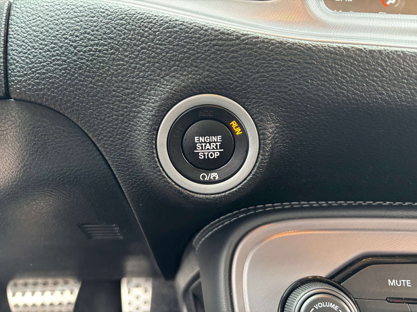 Used 2023 Dodge Challenger R/T w/ Blacktop Package image 28