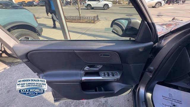 Used 2022 Mercedes-Benz GLB 250 w/ Premium Package Lite image 8