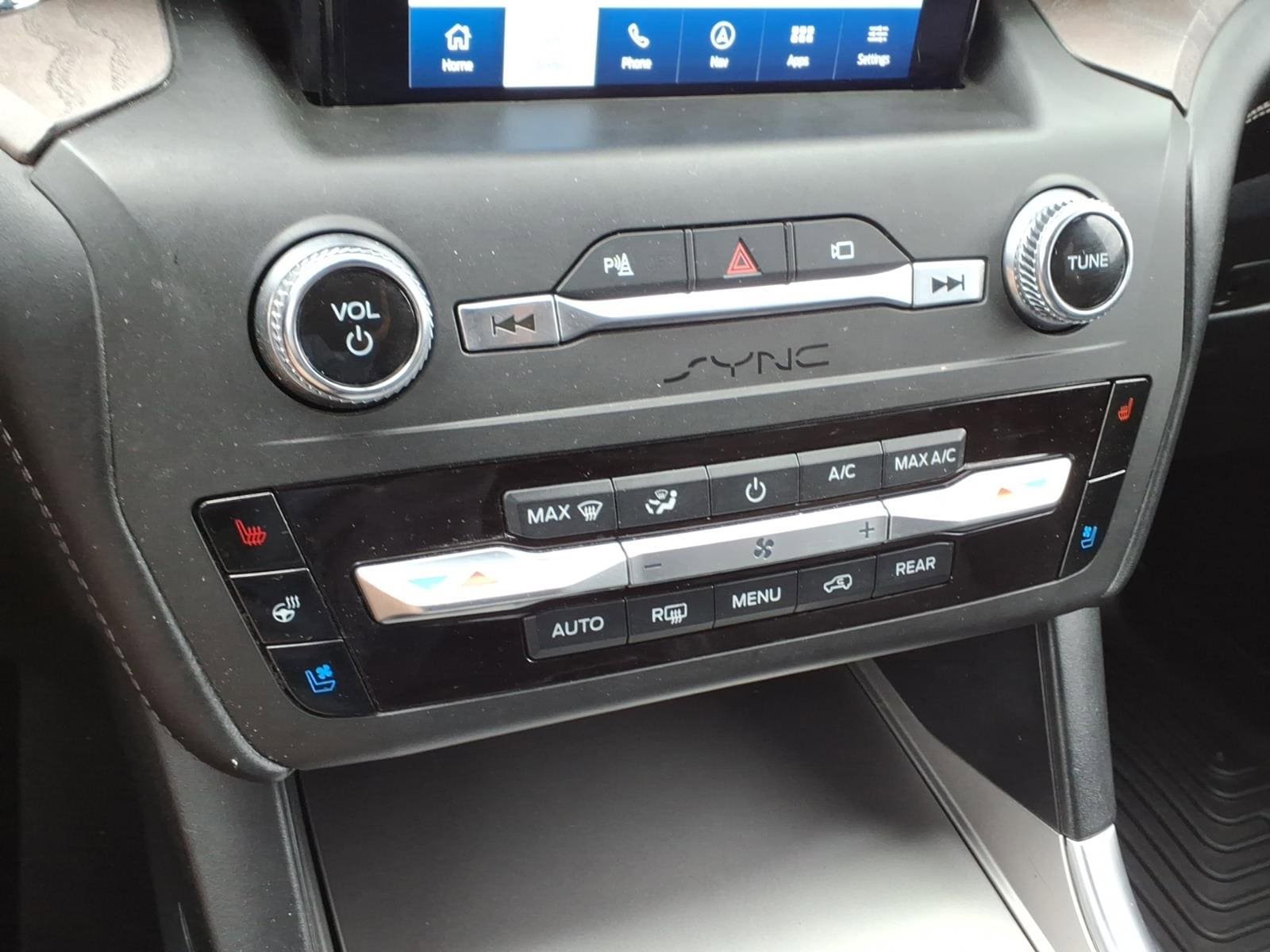 Certified 2020 Ford Explorer Platinum w/ Premium Technology Package AWD/4WD image 20