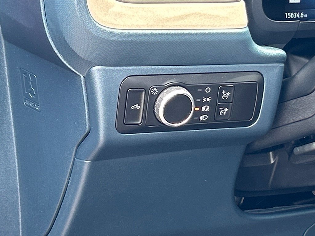 Certified 2025 Ford Maverick Lariat AWD/4WD image 35