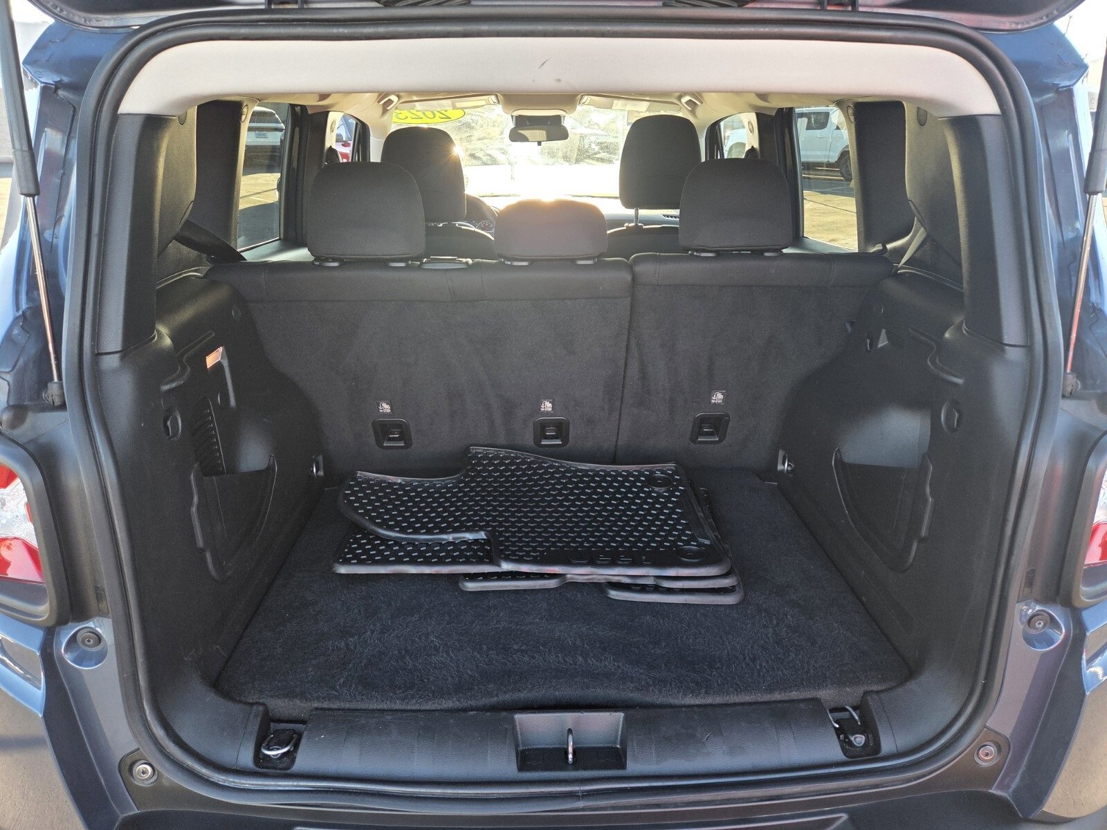 Used 2023 Jeep Renegade Latitude image 13