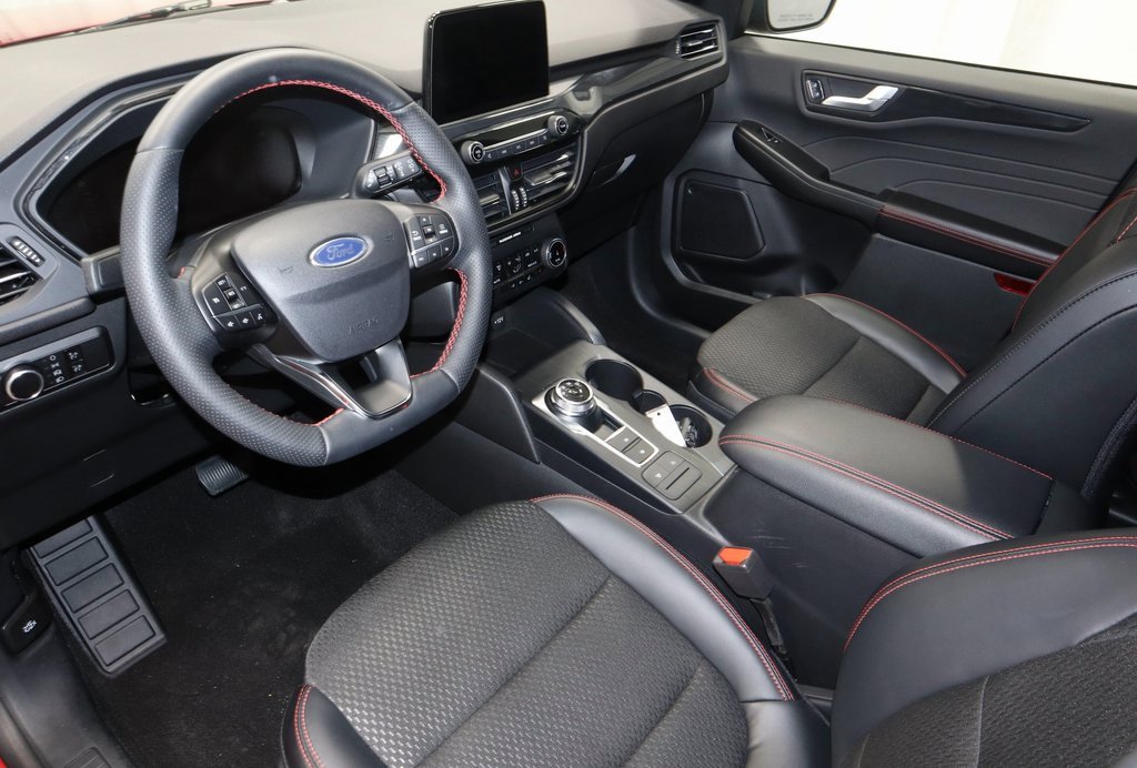 Certified 2025 Ford Escape ST-Line w/ Cold Weather Package image 25