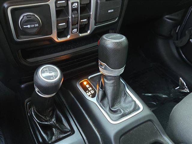 Used 2022 Jeep Gladiator Sport AWD/4WD image 11