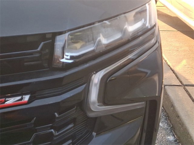 Used 2023 Chevrolet Suburban Z71 w/ Luxury Package image 9