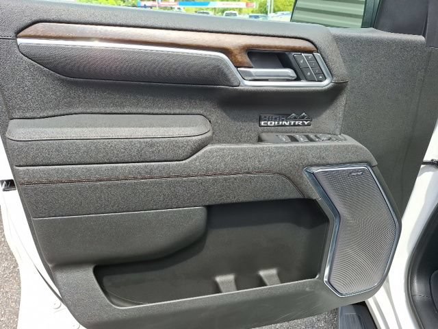 Used 2025 Chevrolet Silverado 1500 High Country w/ Technology Package AWD/4WD image 11