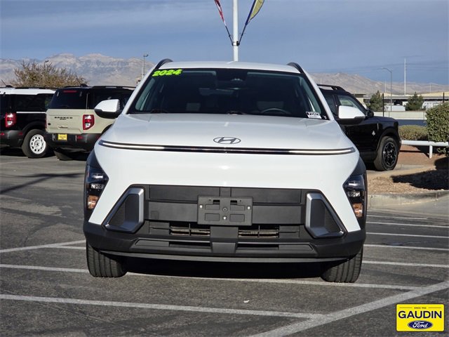 Used 2024 Hyundai Kona SEL image 2