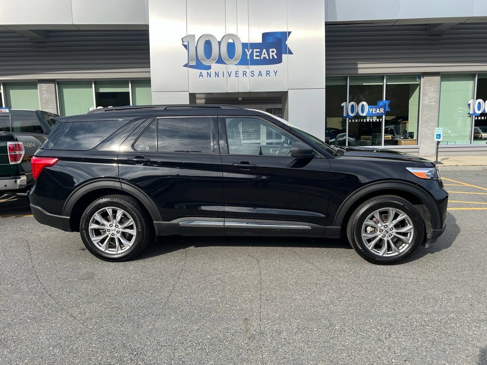 Certified 2024 Ford Explorer XLT w/ Equipment Group 202A AWD/4WD image 7