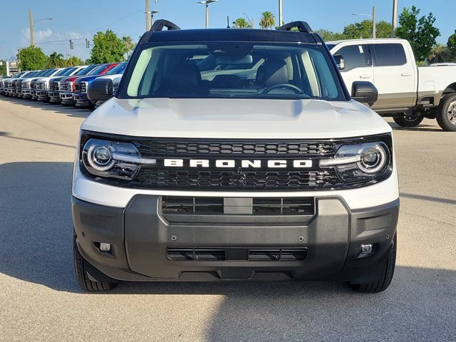 Certified 2025 Ford Bronco Sport Outer Banks w/ Outer Banks Tech Package+ AWD/4WD image 2