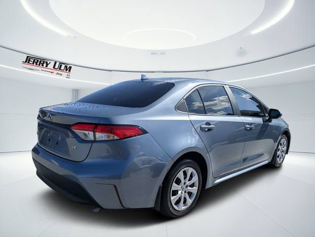 Used 2025 Toyota Corolla LE FWD image 4