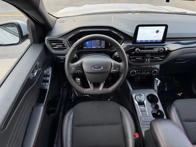 Certified 2025 Ford Escape ST-Line Select AWD/4WD image 12