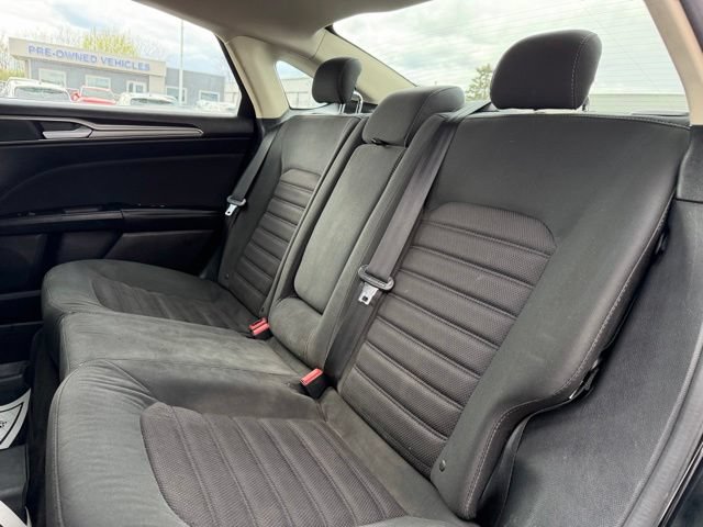 Certified 2018 Ford Fusion SE w/ Fusion SE Technology Package FWD image 27