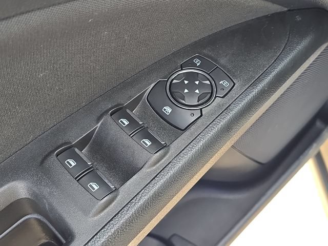 Certified 2018 Ford Fusion SE w/ Fusion SE Technology Package FWD image 9