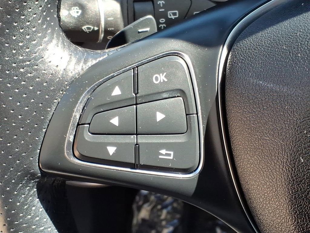 Used 2019 Mercedes-Benz GLA 250 4MATIC image 27