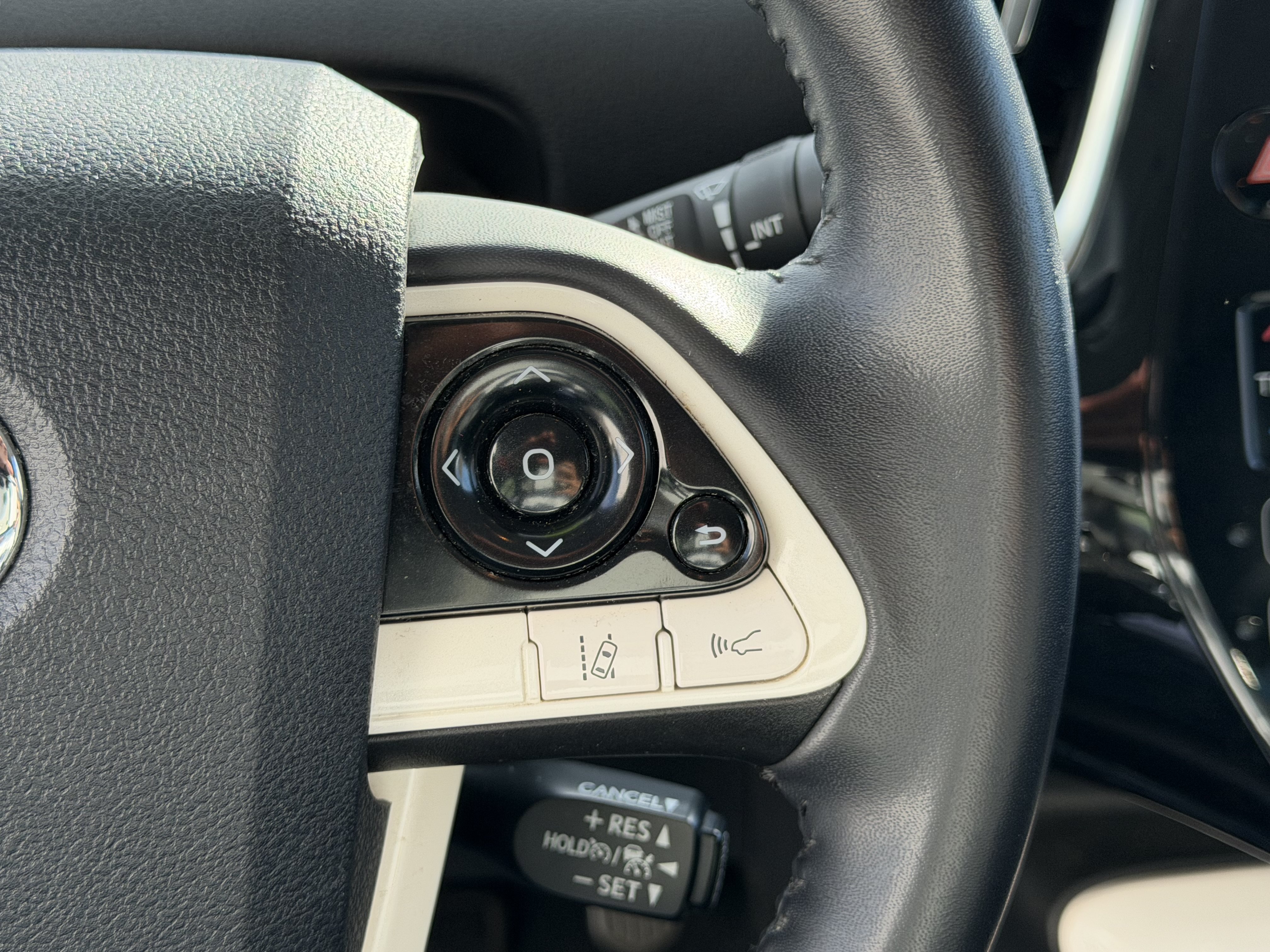 Used 2017 Toyota Prius Prime Premium w/ Carpet Mat Package FWD image 16