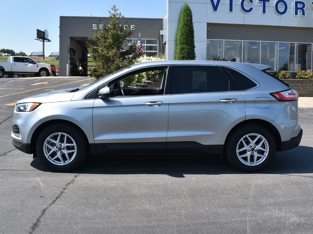 Certified 2024 Ford Edge SEL w/ Convenience Package AWD/4WD image 2
