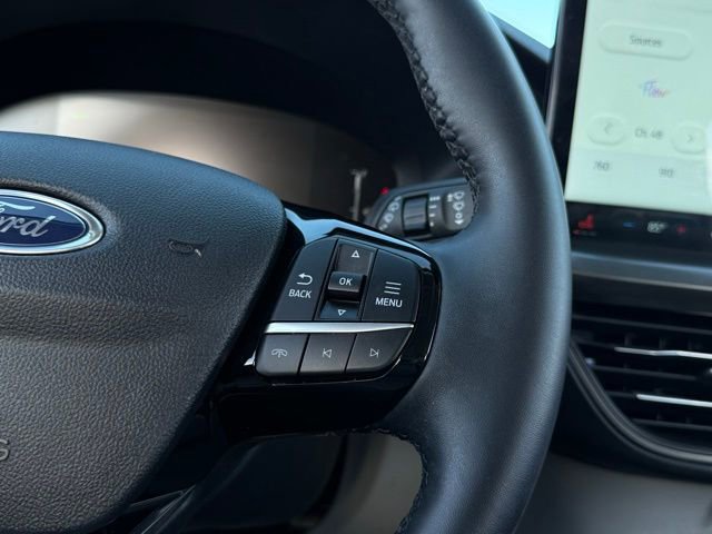 Certified 2025 Ford Escape SE image 10