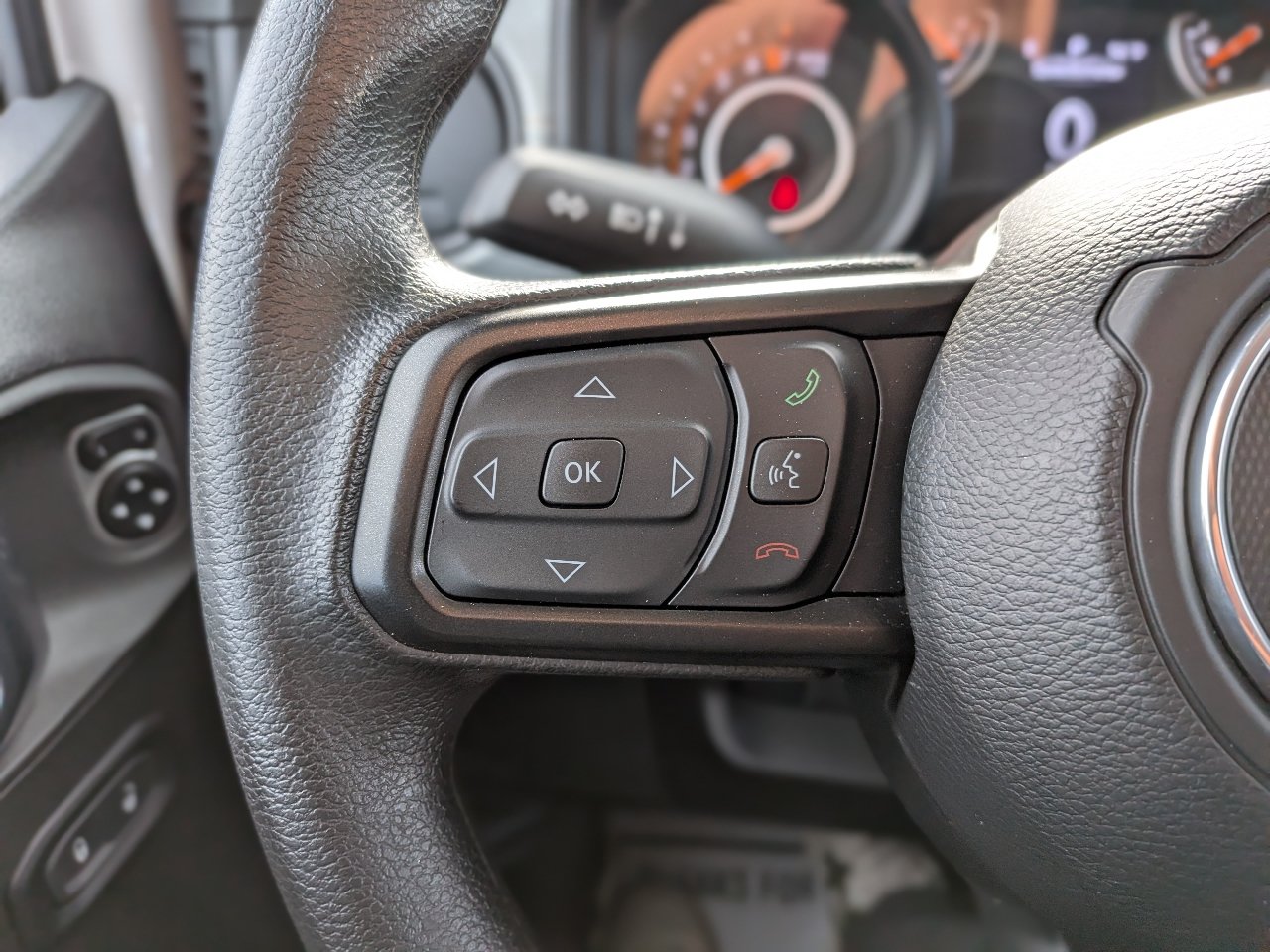 Used 2024 Jeep Gladiator Sport AWD/4WD image 23