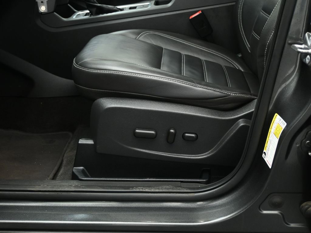 Certified 2018 Ford Escape SEL image 11