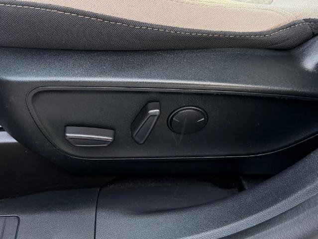 Certified 2022 Ford Escape SE w/ SE Sport Appearance Package FWD image 19