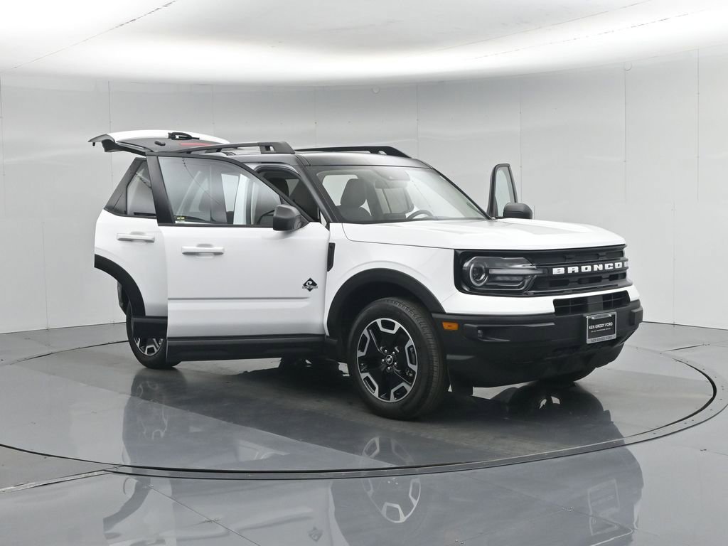 Certified 2024 Ford Bronco Sport Outer Banks w/ Tech Package AWD/4WD image 36